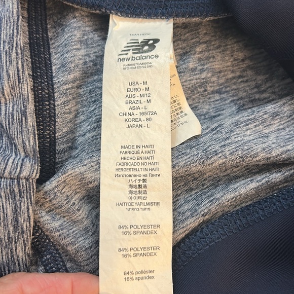New Balance women’s Heathered capri Leggings size medium blue white inseam 23” - Picture 5 of 5
